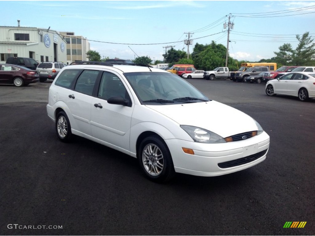 2003 Focus SE Wagon - Cloud 9 White / Medium Graphite photo #7