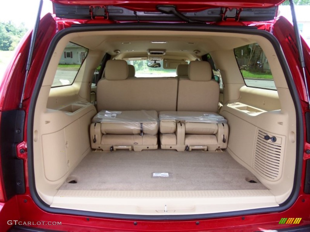2013 Chevrolet Suburban 2500 LS 4x4 Trunk Photo #83067008