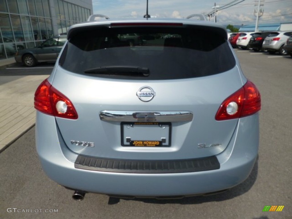 2011 Rogue SL AWD - Silver Ice Metallic / Gray photo #9