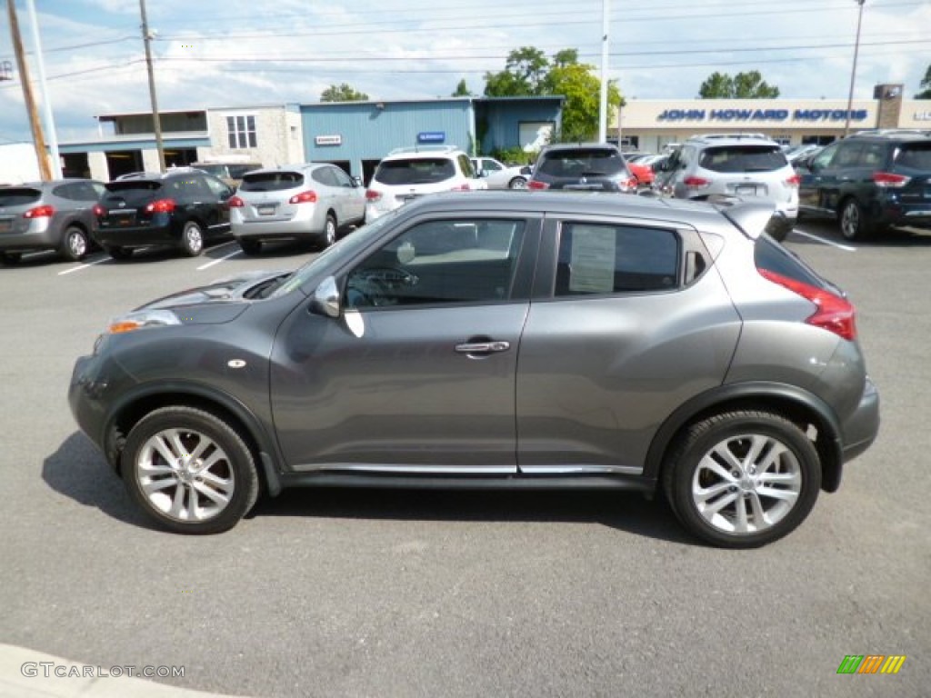 2011 Juke SV AWD - Gun Metallic / Black/Red w/Red Trim photo #8