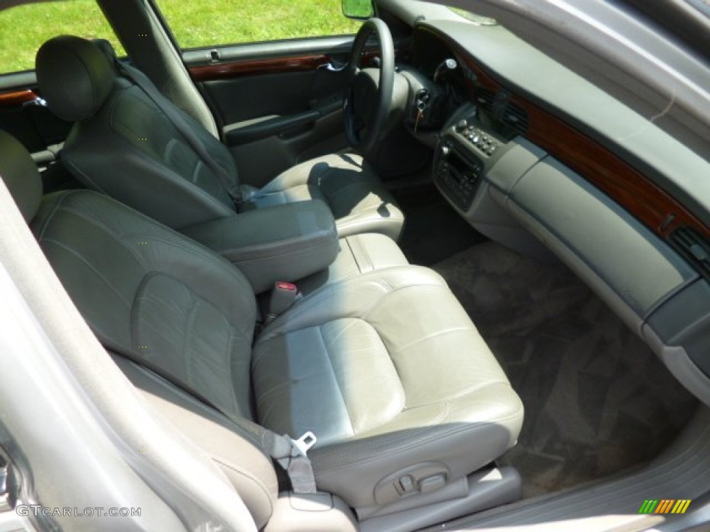 2005 DeVille Sedan - Light Platinum / Dark Gray photo #10