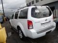 2008 Avalanche White Nissan Pathfinder SE 4x4  photo #4