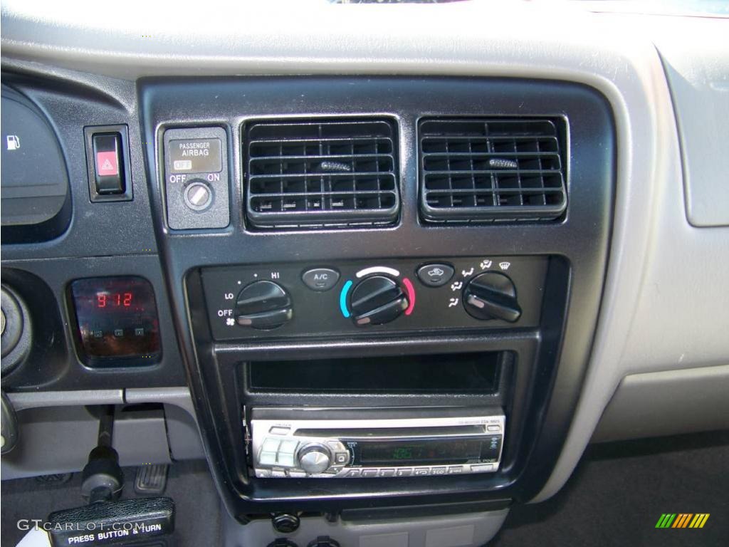 2004 Tacoma Regular Cab - Radiant Red / Charcoal photo #12