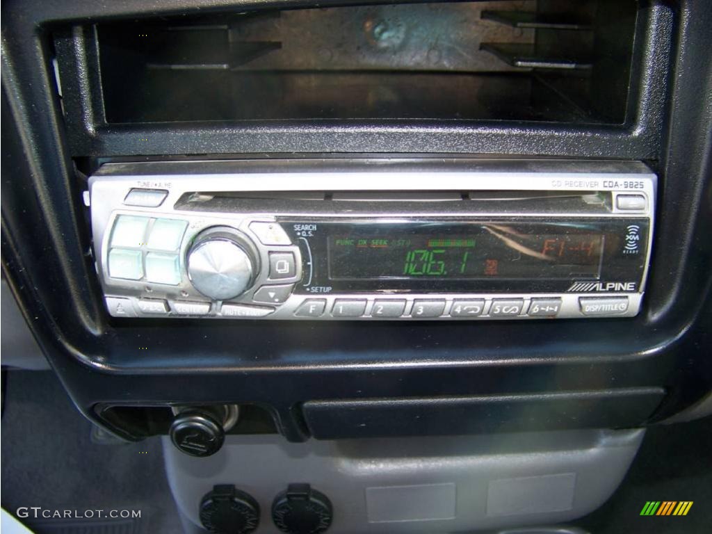 2004 Tacoma Regular Cab - Radiant Red / Charcoal photo #13