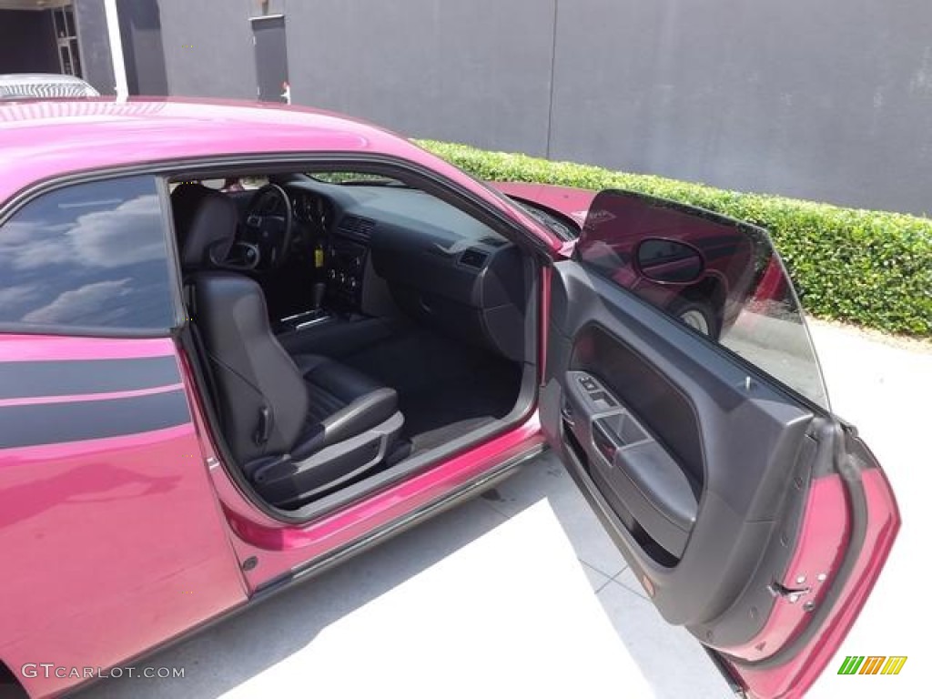 2010 Challenger R/T Classic Furious Fuchsia Edition - Furious Fuchsia / Dark Slate Gray photo #9
