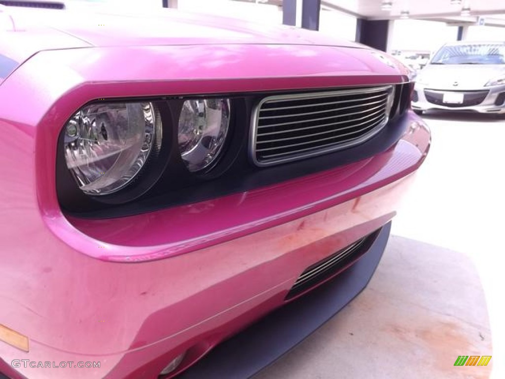 2010 Challenger R/T Classic Furious Fuchsia Edition - Furious Fuchsia / Dark Slate Gray photo #13