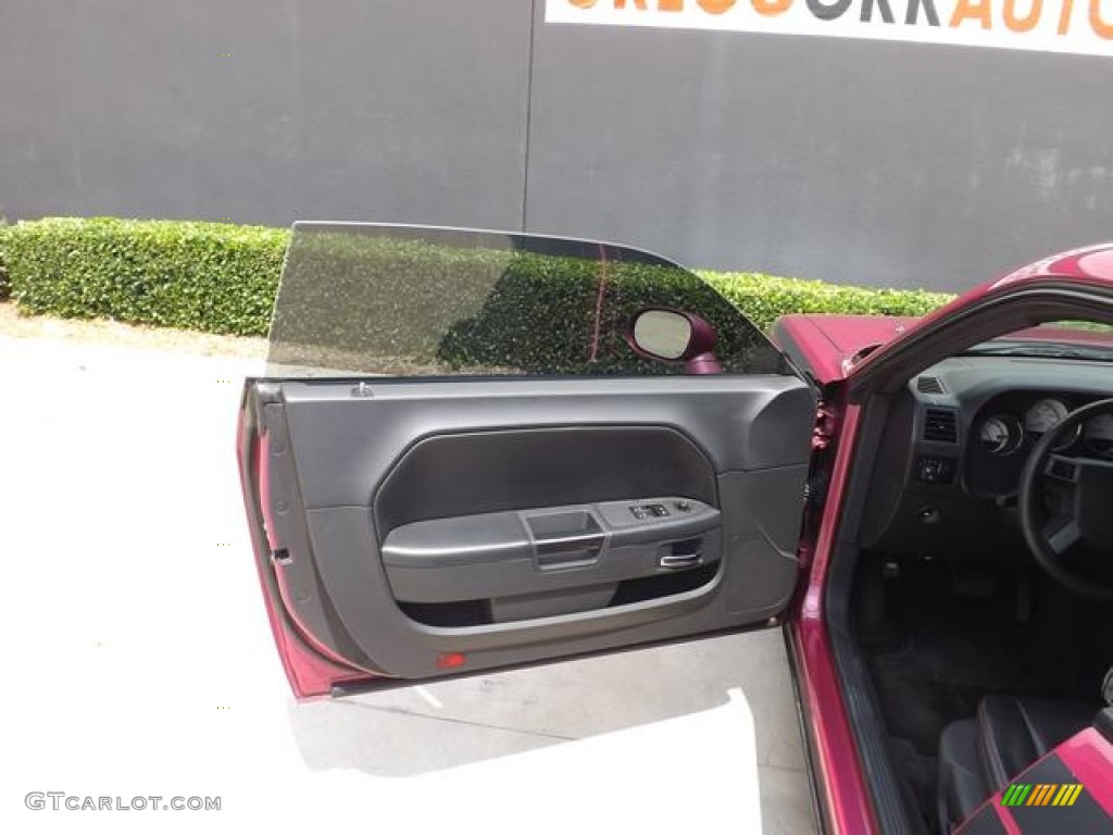 2010 Challenger R/T Classic Furious Fuchsia Edition - Furious Fuchsia / Dark Slate Gray photo #25