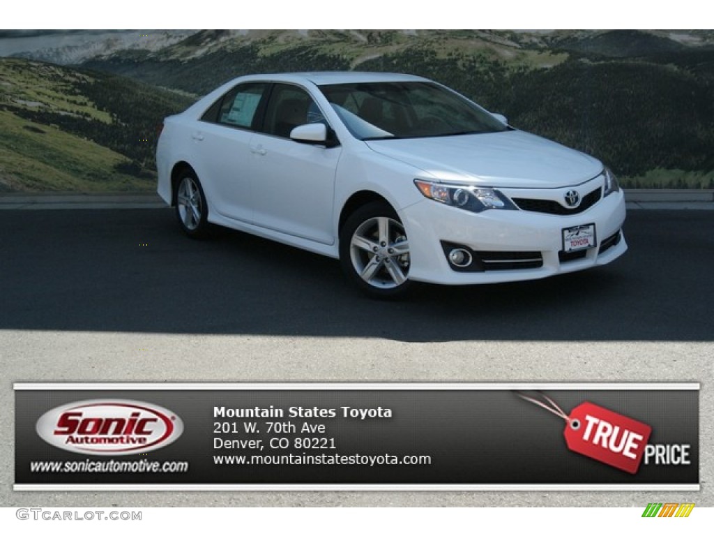2013 Camry SE - Super White / Black/Ash photo #1