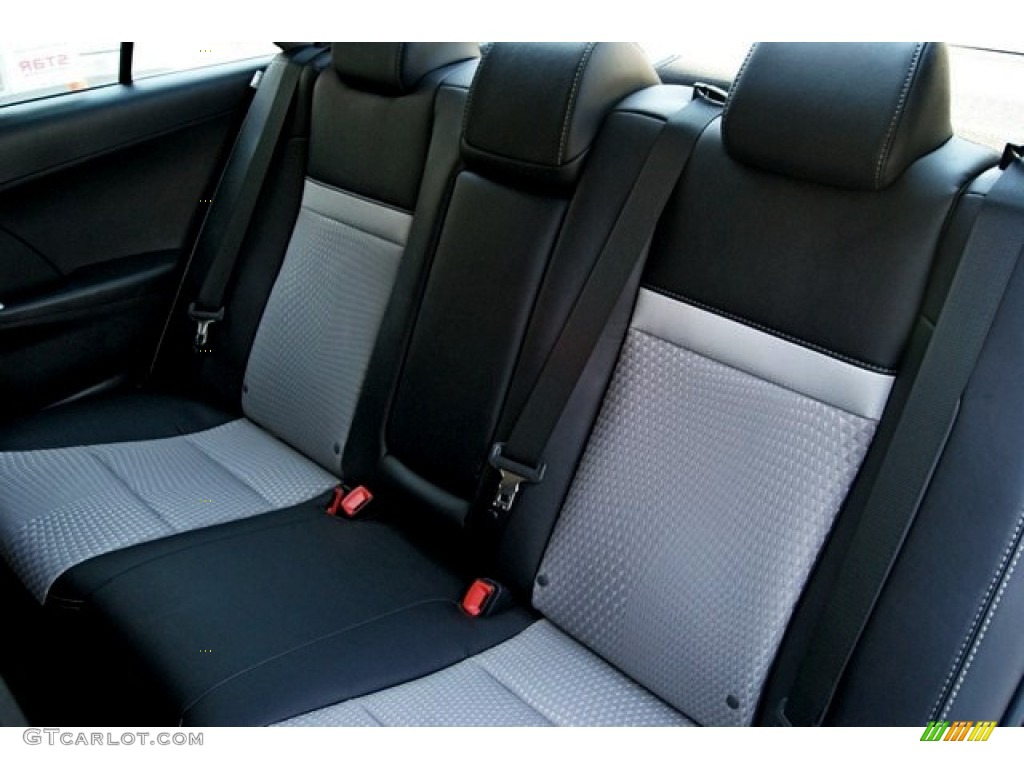 2013 Camry SE - Super White / Black/Ash photo #7