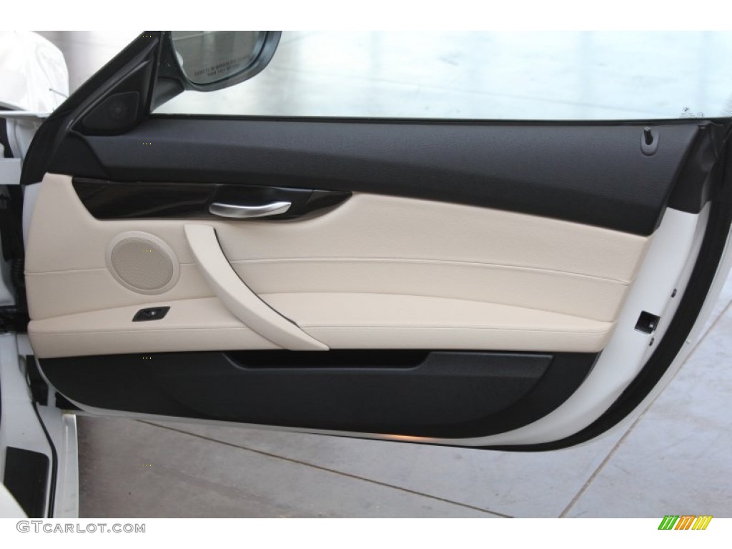 2014 BMW Z4 sDrive28i Door Panel Photos