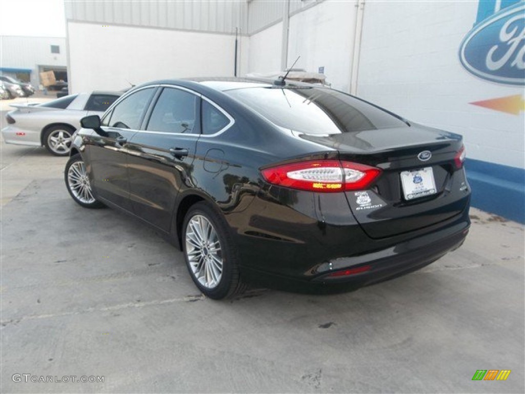 2013 Fusion SE 1.6 EcoBoost - Tuxedo Black Metallic / Charcoal Black photo #3