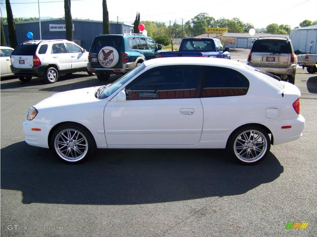 2005 Accent GLS Coupe - Noble White / Beige photo #4