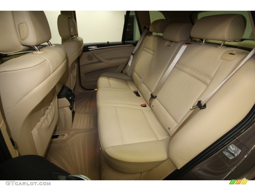 2012 BMW X5 xDrive35d Rear Seat Photos