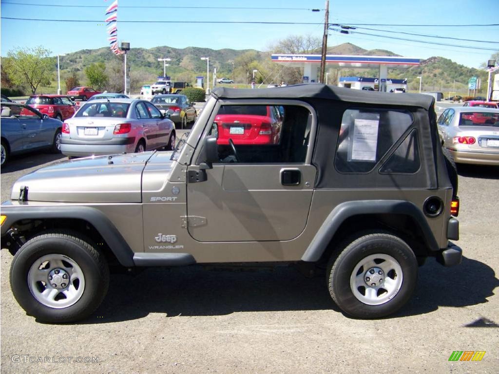 2004 Wrangler Sport 4x4 - Light Khaki Metallic / Dark Slate Gray photo #6