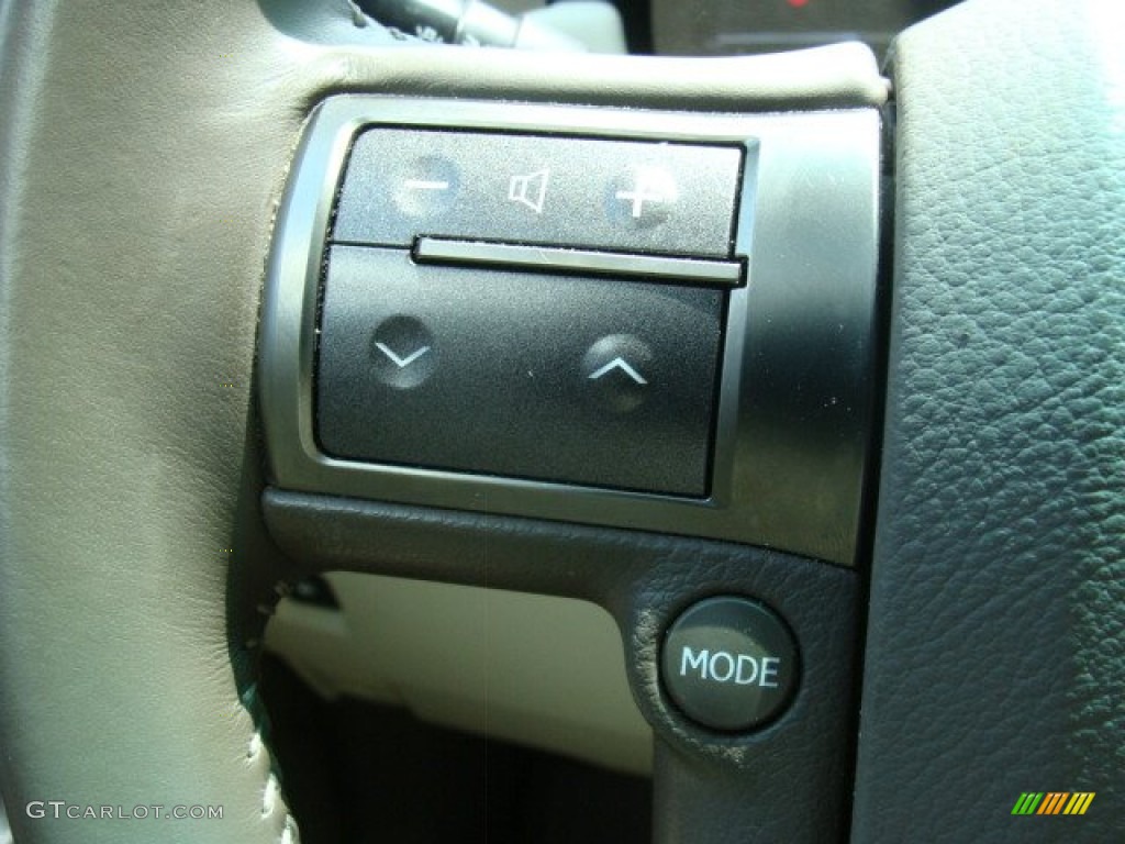 2011 Lexus GX 460 Premium Controls Photo #83104507