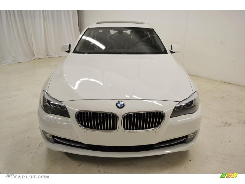 2013 5 Series 528i Sedan - Alpine White / Black photo #4