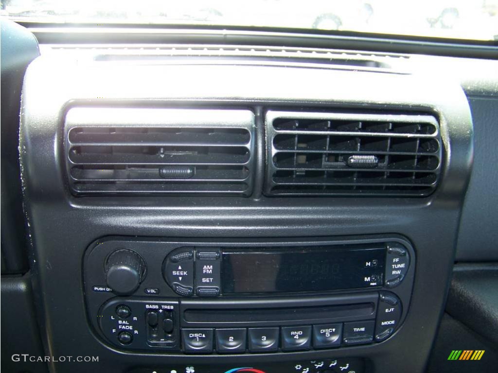 2004 Wrangler Sport 4x4 - Light Khaki Metallic / Dark Slate Gray photo #15