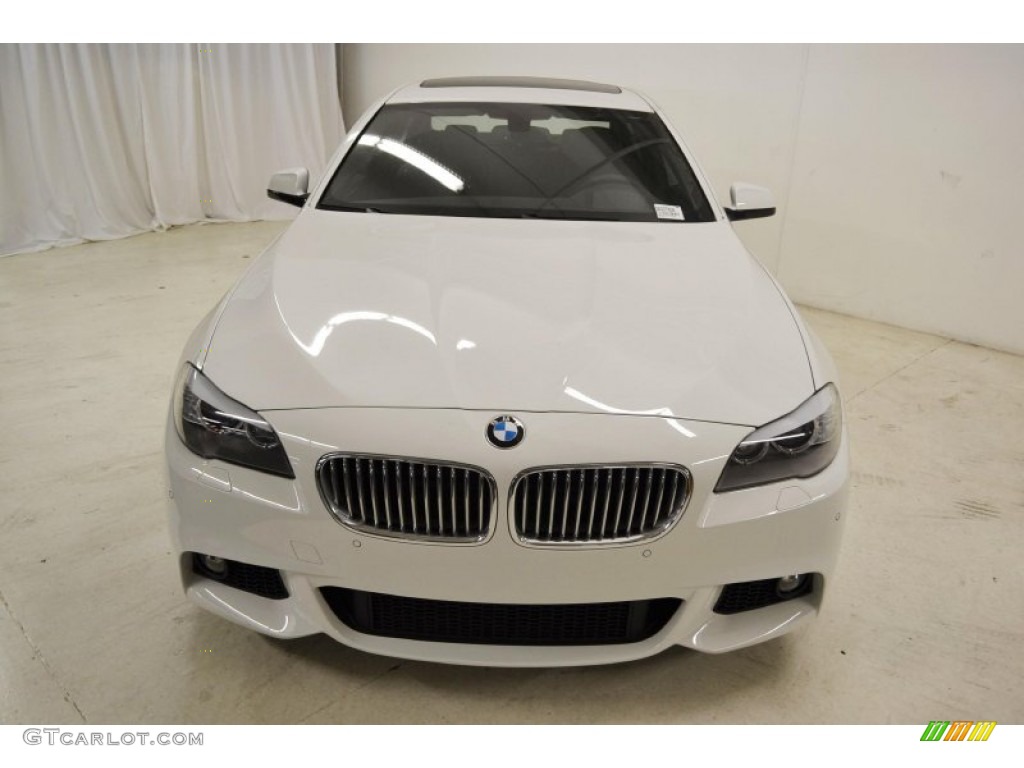 2013 5 Series 550i Sedan - Alpine White / Black photo #4