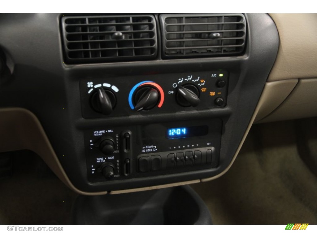 1999 Cavalier Coupe - Bright White / Neutral photo #8