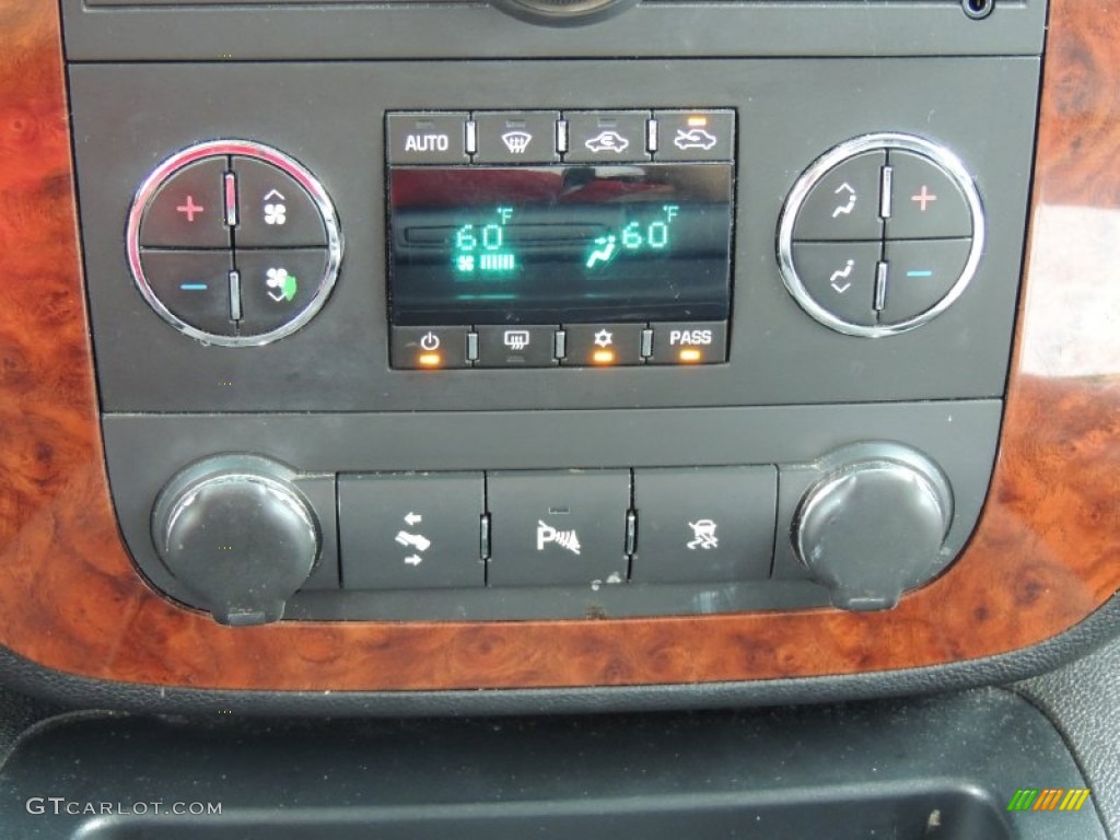 2007 Chevrolet Avalanche LT Controls Photo #83111490