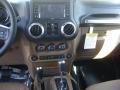 Black - Wrangler Unlimited Sahara 4x4 Photo No. 4