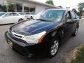 Black - Focus SE Sedan Photo No. 3