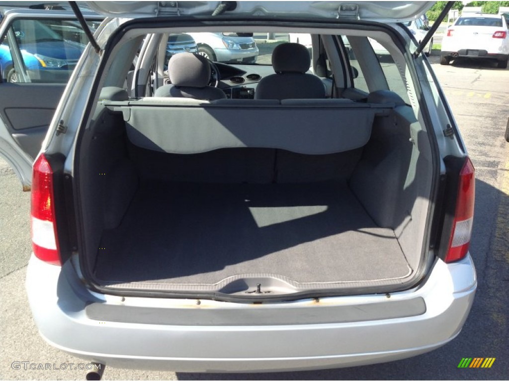 2004 Ford Focus ZTW Wagon Trunk Photo #83120952