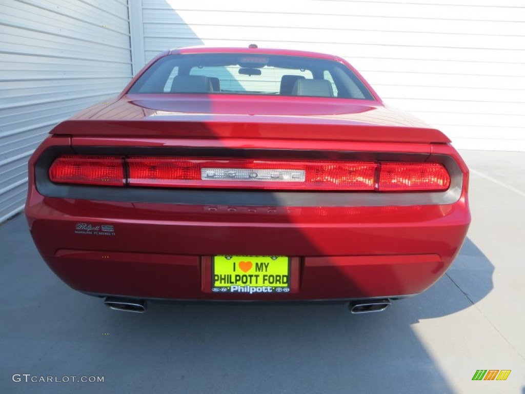 2009 Challenger R/T - Inferno Red Crystal Pearl Coat / Dark Slate Gray photo #5