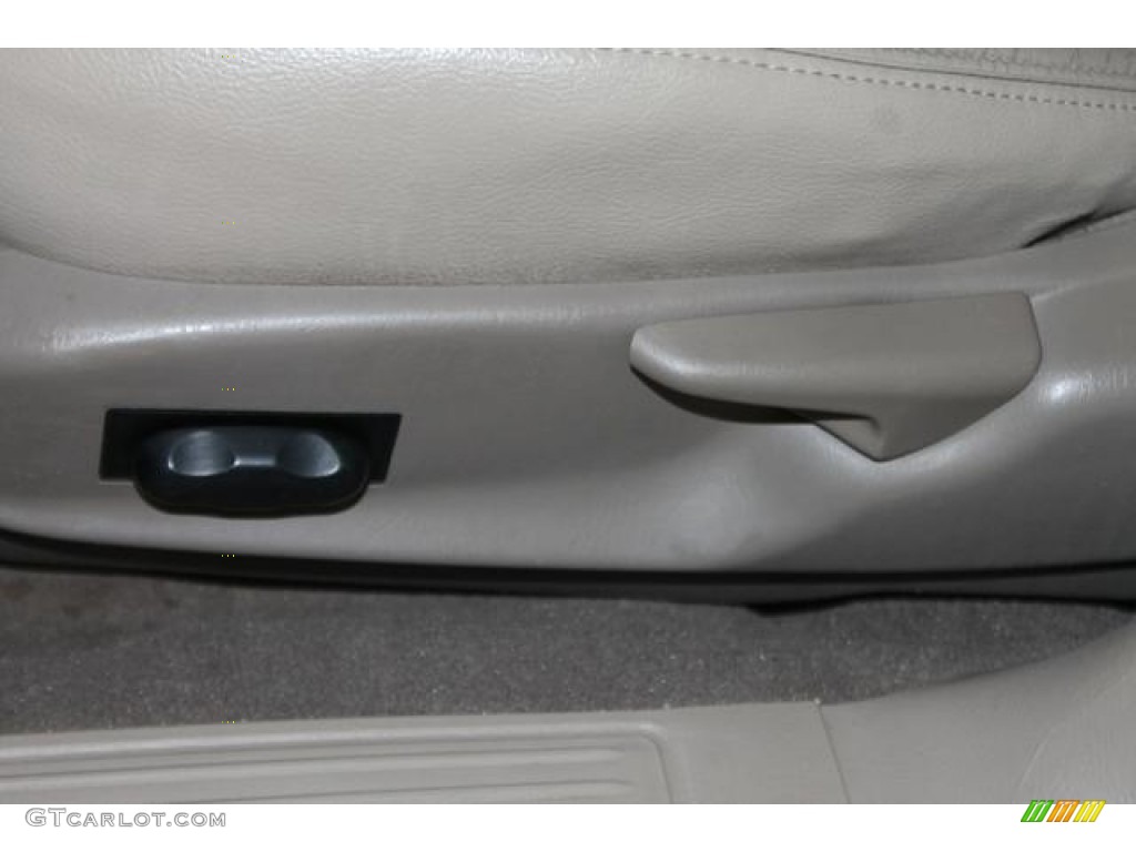 2003 Sable LS Premium Sedan - Gold Ash Metallic / Medium Parchment photo #41