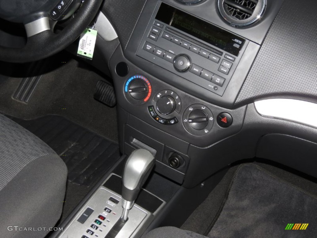 2011 Chevrolet Aveo LT Sedan Controls Photos