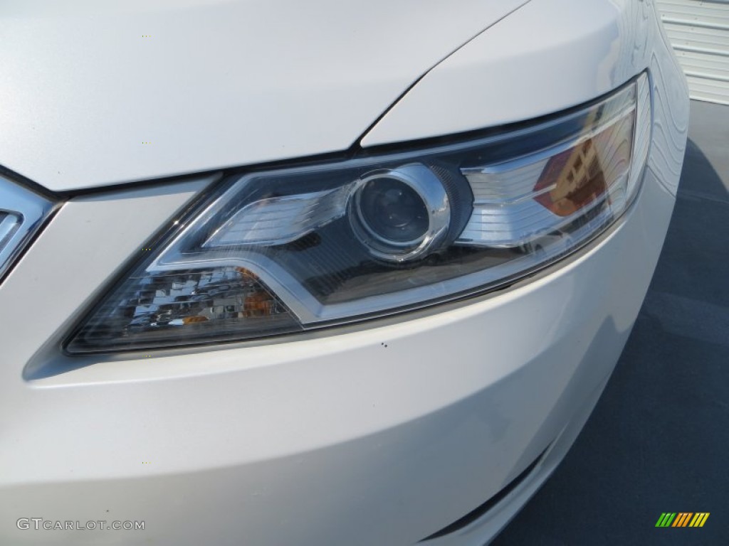 2010 Taurus Limited - White Platinum Metallic Tri-Coat / Light Stone photo #9