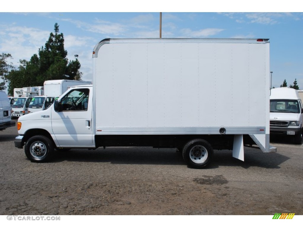 Oxford White 2005 Ford E Series Cutaway E450 Commercial Moving Truck Exterior Photo #83129518