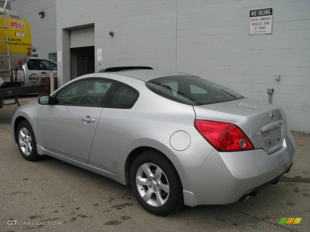 2008 Altima 2.5 S Coupe - Radiant Silver Metallic / Charcoal photo #3