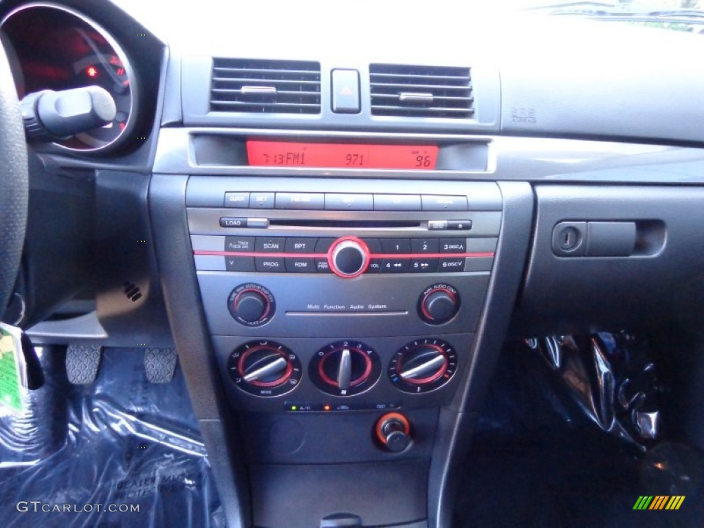 2007 Mazda MAZDA3 s Sport Sedan Controls Photo #83130094