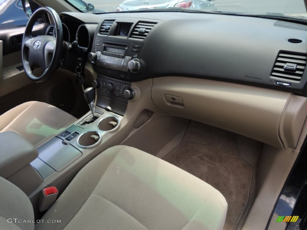 2010 Highlander V6 4WD - Black / Sand Beige photo #10