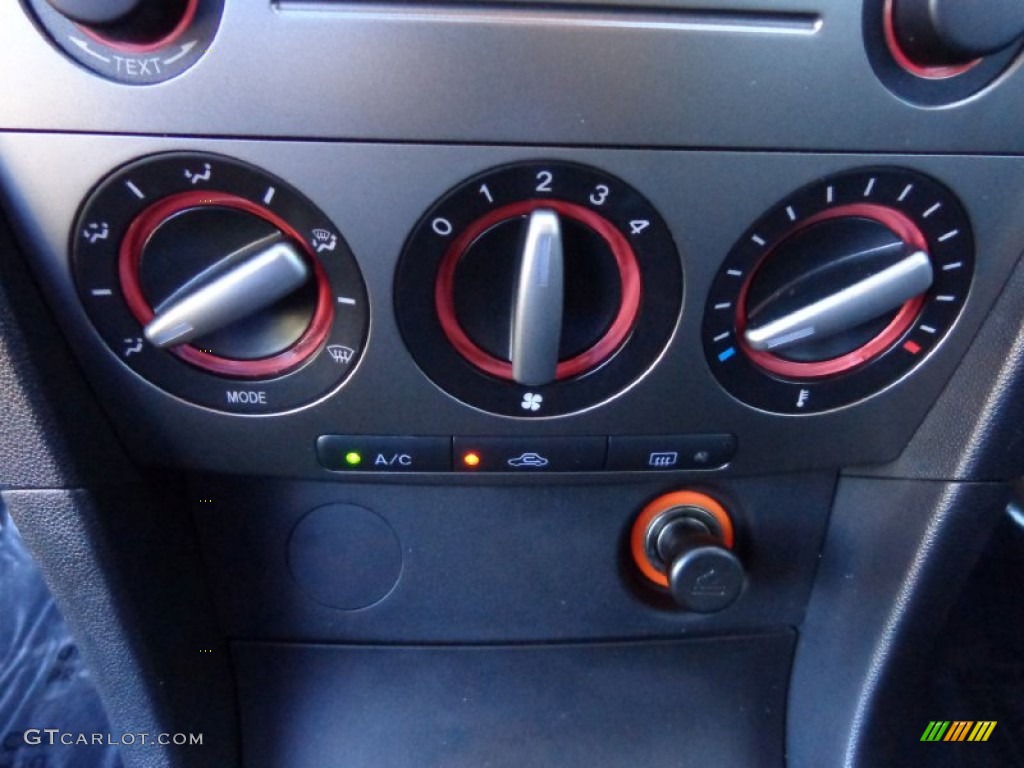 2007 Mazda MAZDA3 s Sport Sedan Controls Photo #83130168