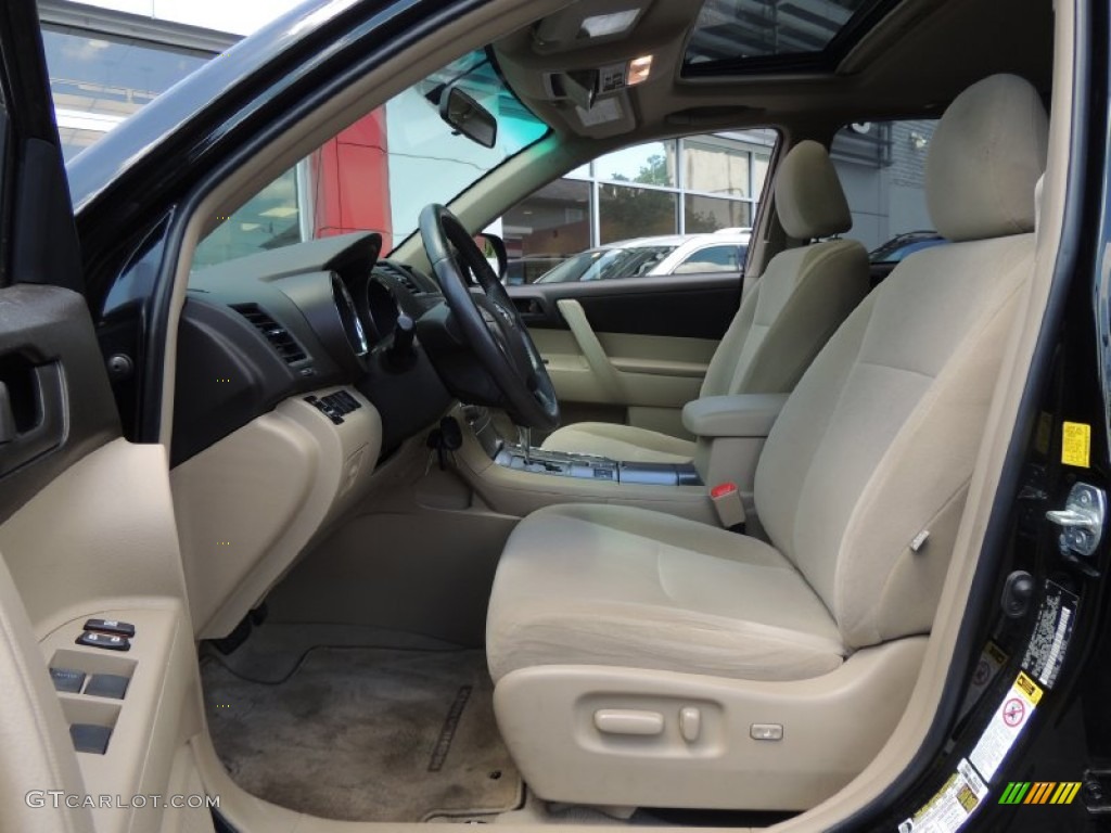 2010 Highlander V6 4WD - Black / Sand Beige photo #14