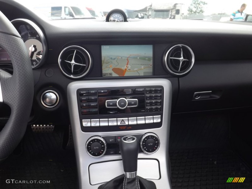 2013 Mercedes-Benz SLK 55 AMG Roadster Controls Photos