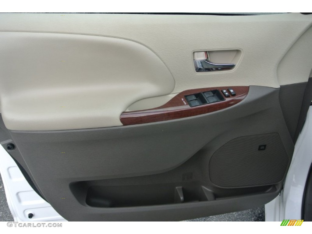 2011 Sienna XLE - Super White / Bisque photo #10