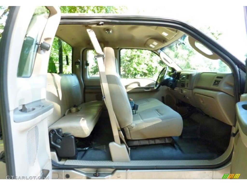 2003 F250 Super Duty XL SuperCab 4x4 - Arizona Beige Metallic / Medium Parchment Beige photo #18