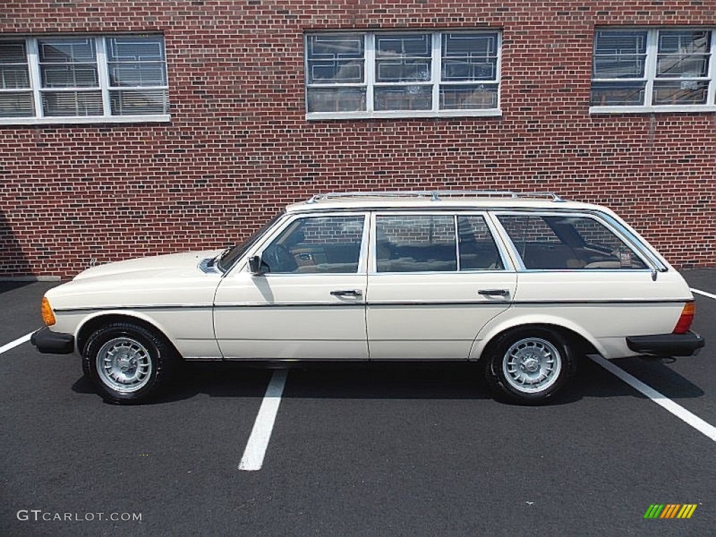 Light Ivory 1981 Mercedes-Benz E Class 300 TD Wagon Exterior Photo #83147990