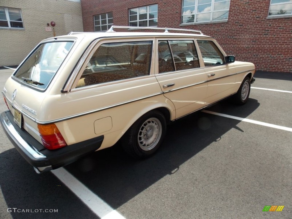 1981 E Class 300 TD Wagon - Light Ivory / Tan photo #4