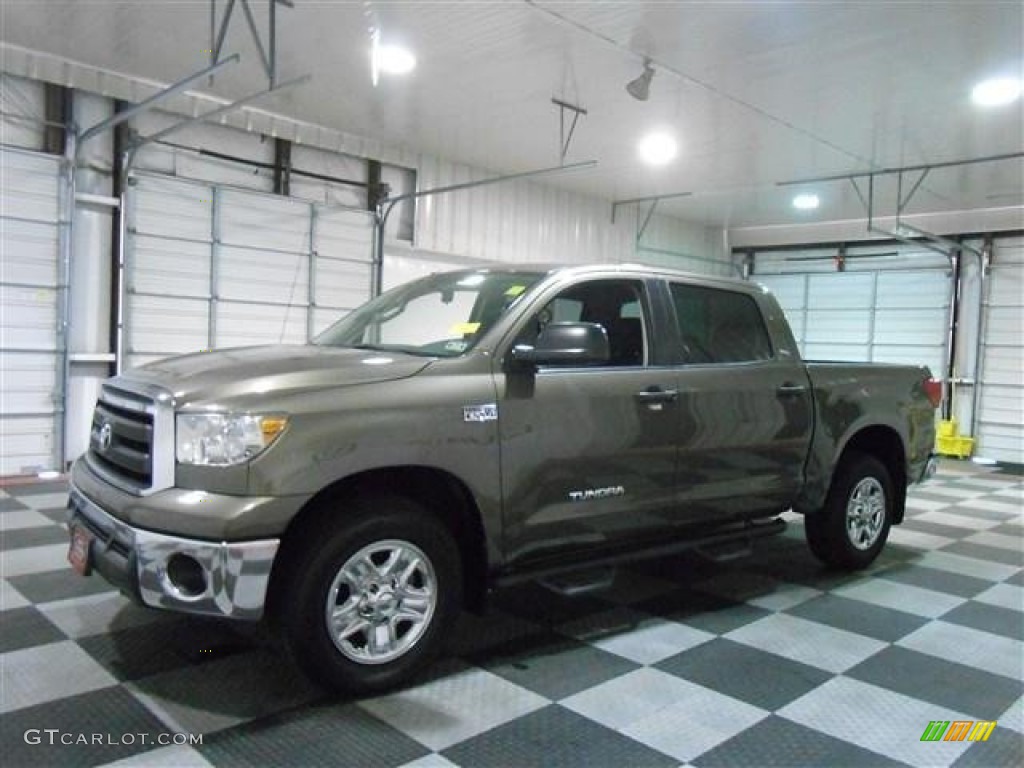 2010 Tundra CrewMax 4x4 - Pyrite Brown Mica / Black photo #4