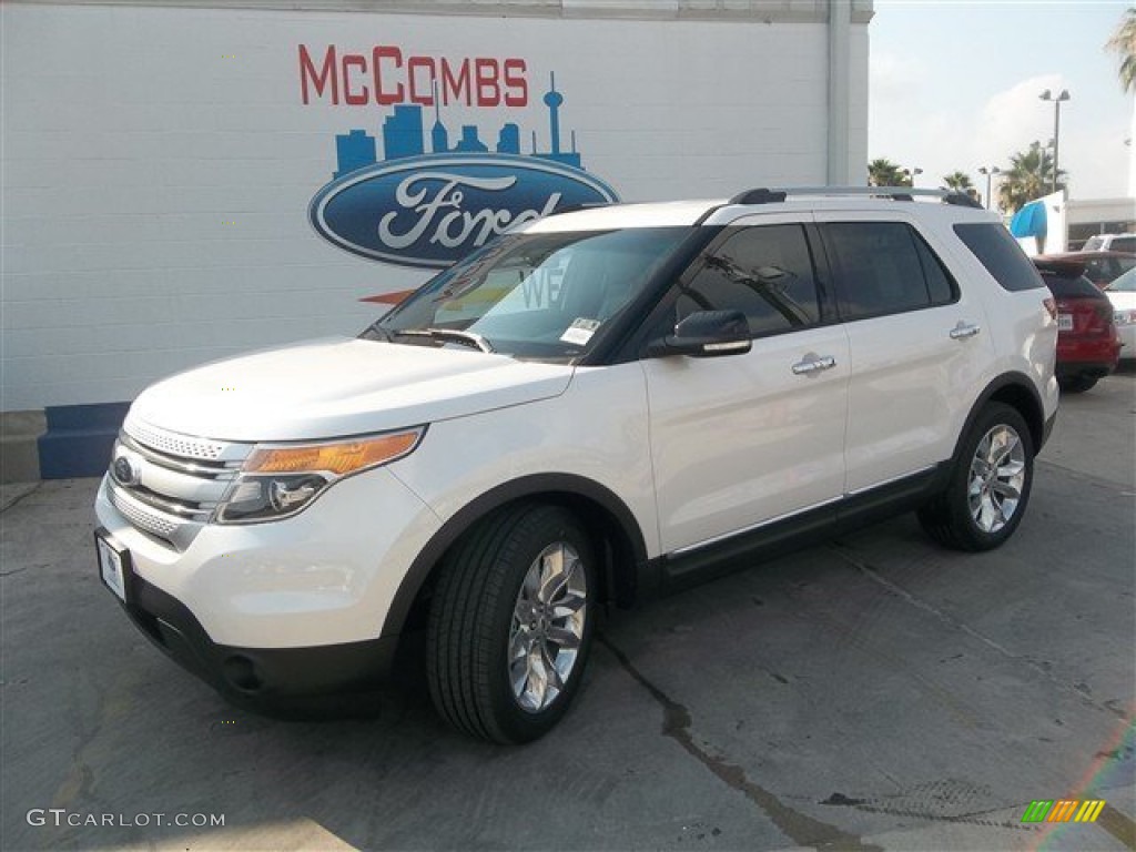 White Platinum Ford Explorer