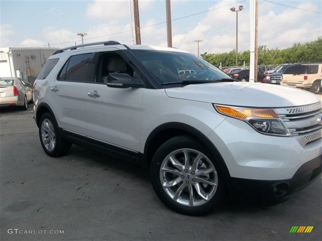 2014 Explorer XLT - White Platinum / Medium Light Stone photo #4