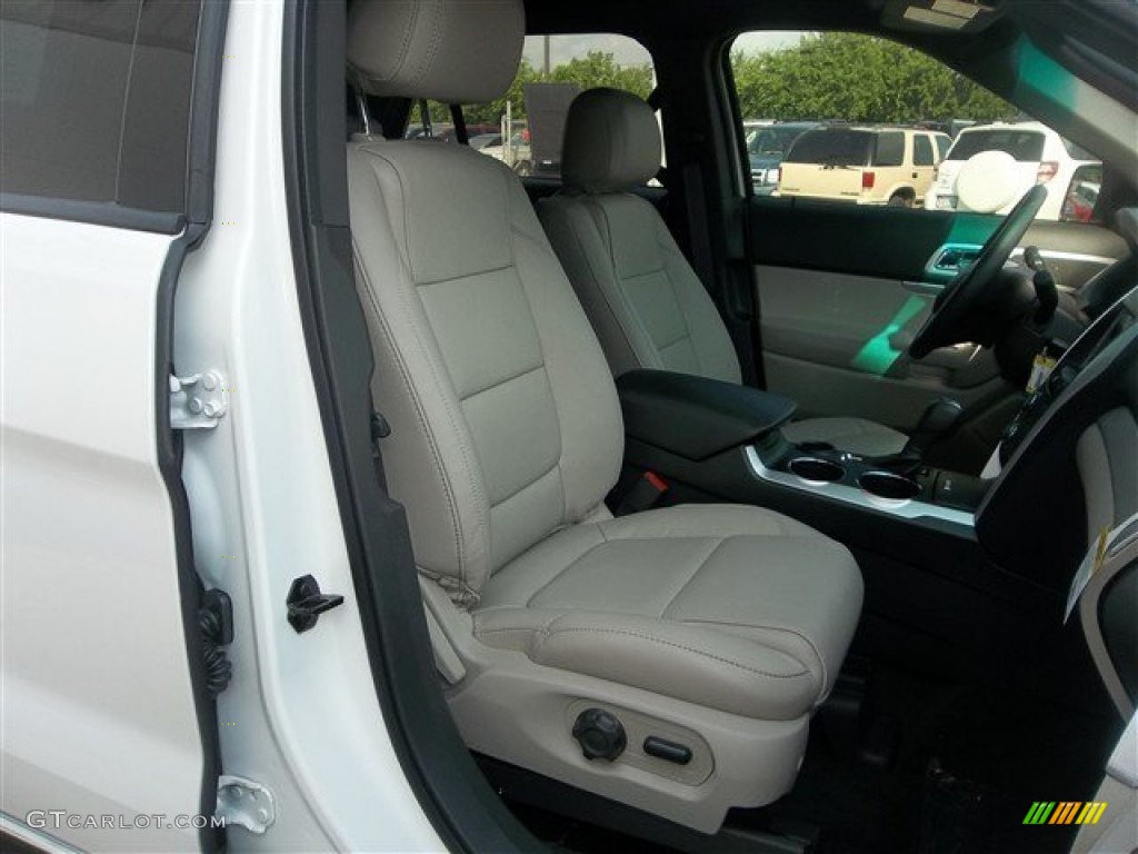 2014 Explorer XLT - White Platinum / Medium Light Stone photo #8