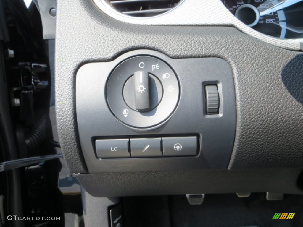 2014 Ford Mustang Shelby GT500 SVT Performance Package Coupe Controls Photo #83153152