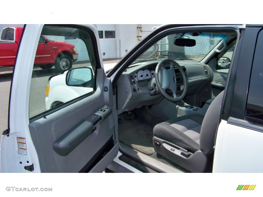2003 Explorer Sport XLT 4x4 - Oxford White / Graphite Grey photo #11