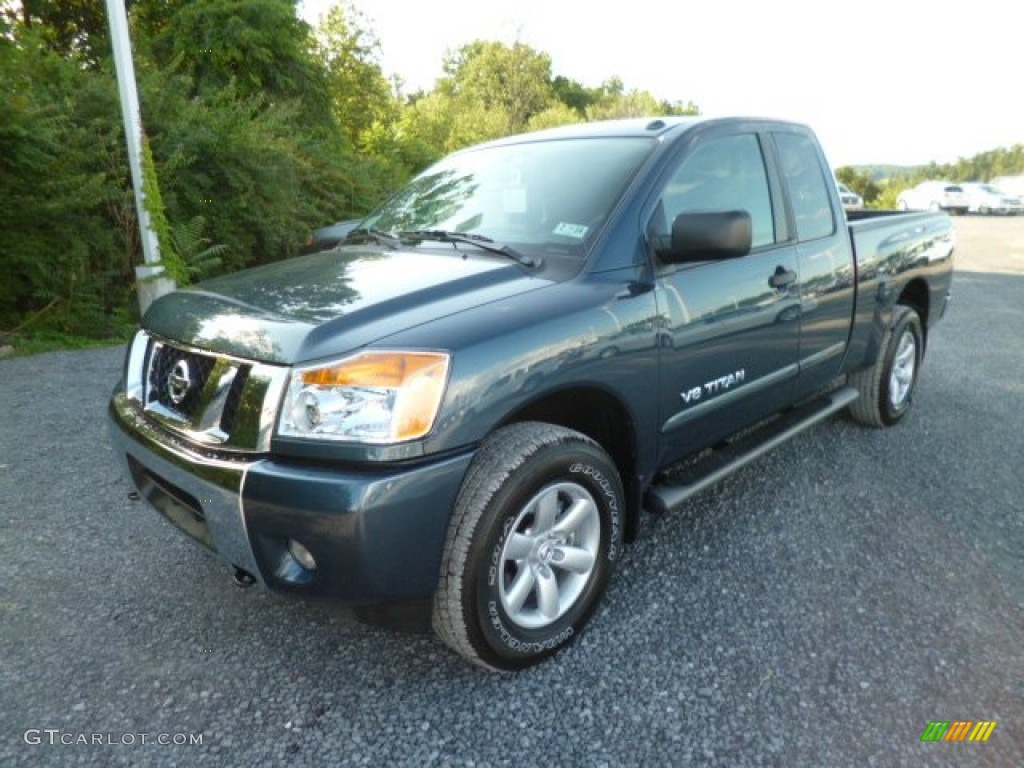 2013 Titan SV King Cab 4x4 - Graphite Blue / Charcoal photo #3