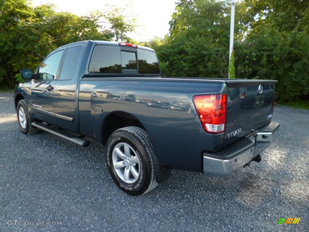 2013 Titan SV King Cab 4x4 - Graphite Blue / Charcoal photo #5
